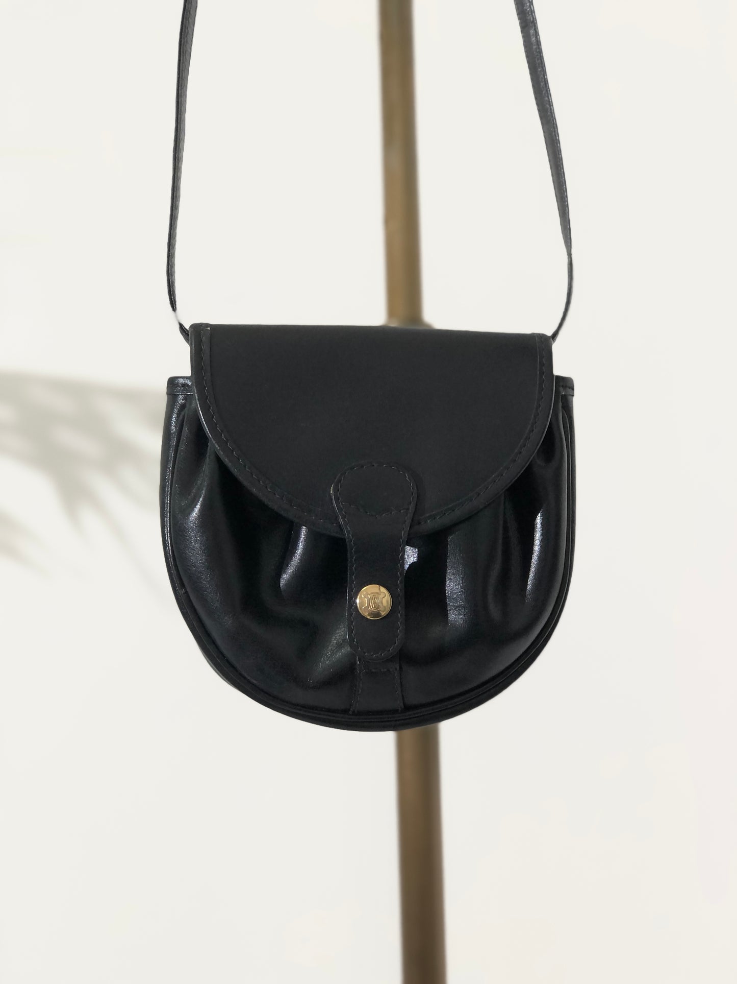 CELINE Triomphe Leather Round Small Crossbody Shoulder bag Black Vintage xkurbg