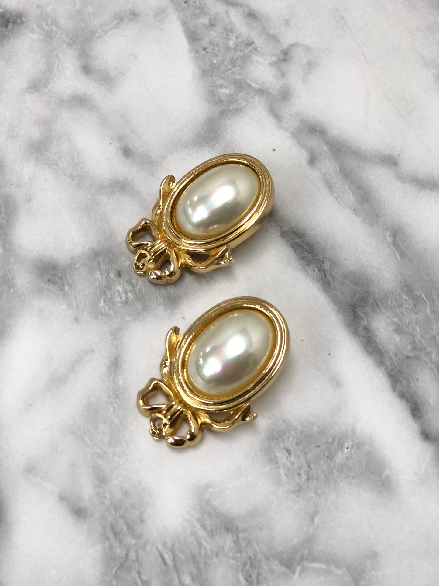 Christian Dior Ribon Motif Stone Earrings Gold Vintage tktttb
