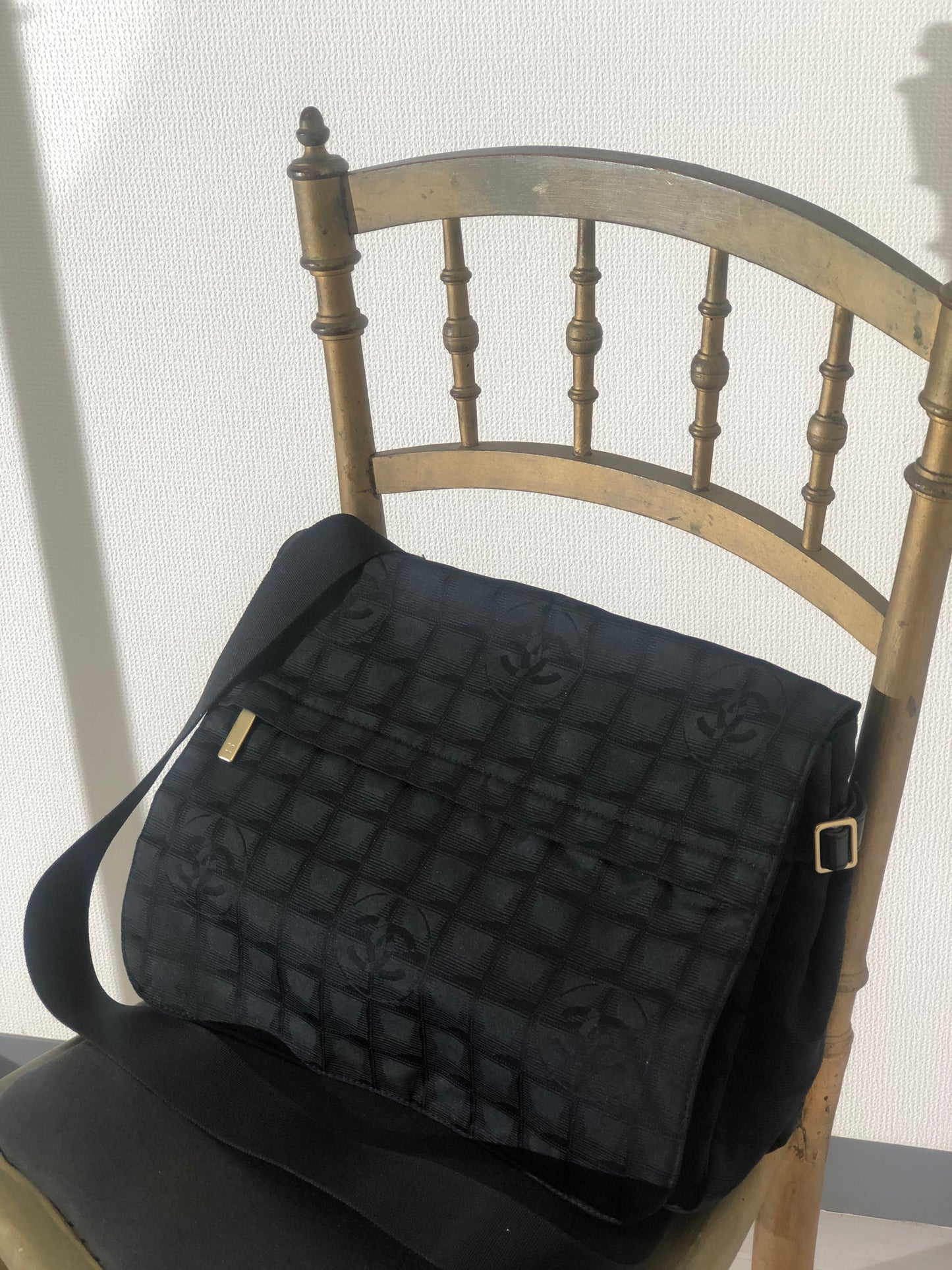 CHANEL 新款 Travel Line 尼龍斜背包 黑色 復古 uar7ry