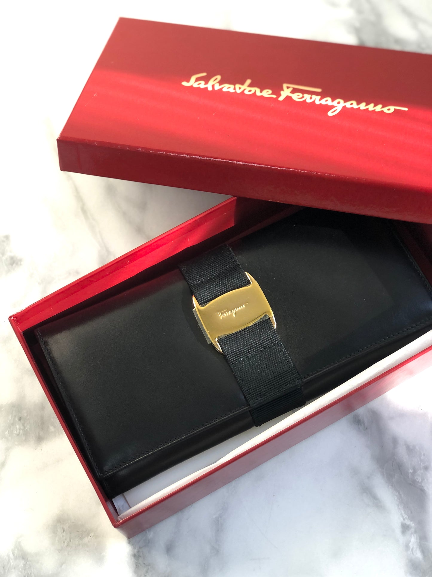 Salvatore Ferragamo Vala 皮革長款皮夾 黑色復古 gvd2y7