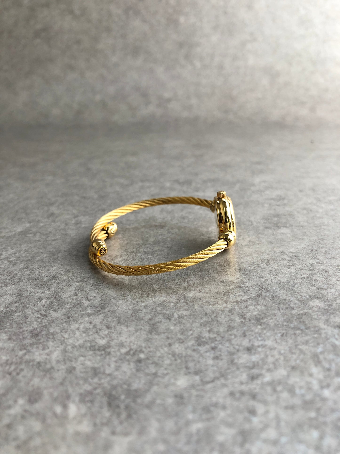 GUCCI Logo Bangle Quartz Watch Gold 2700L.2.L Vintage h4mrnx