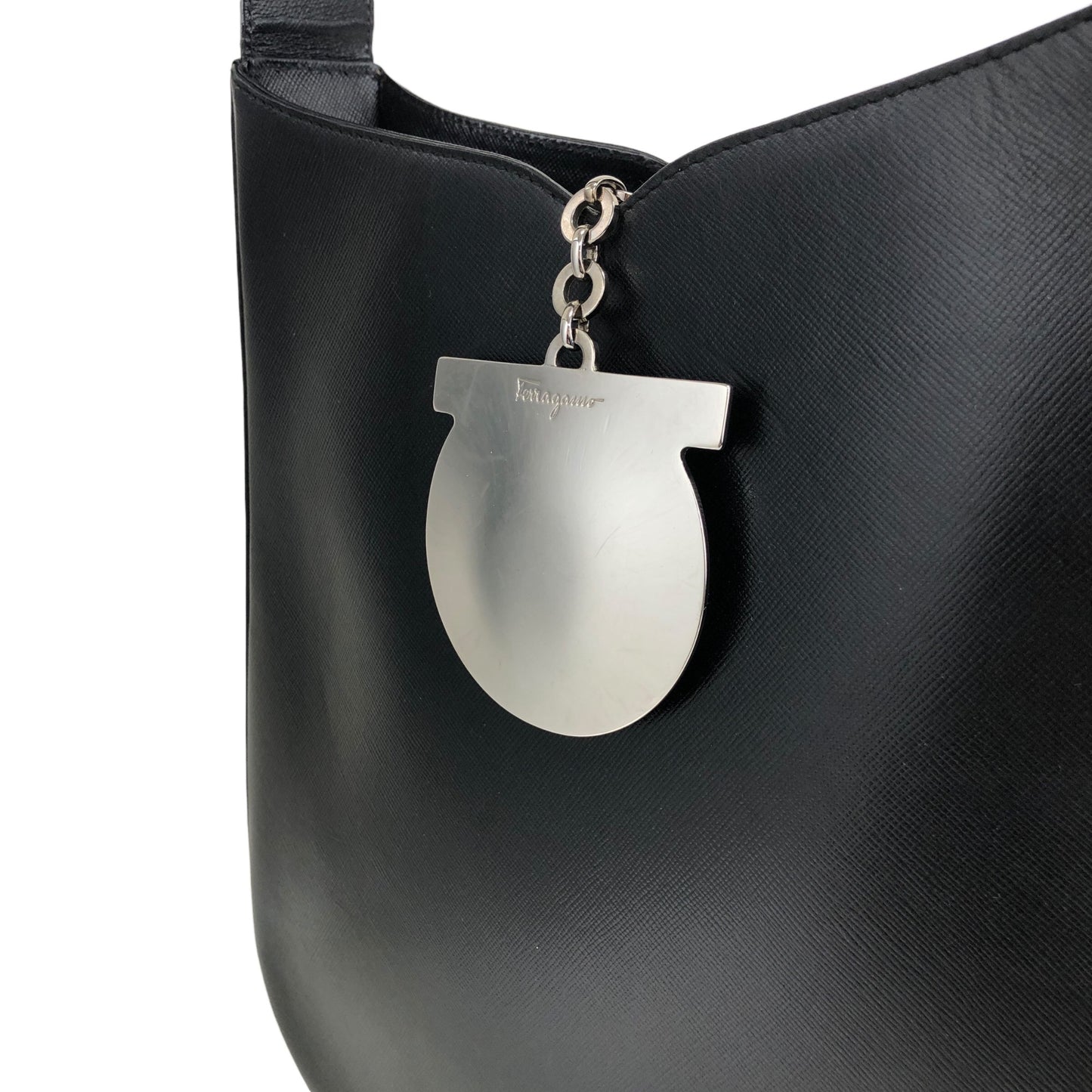 Salvatore Ferragamo Gancini Shoulder bag Hobobag Black Vintage ph7xes