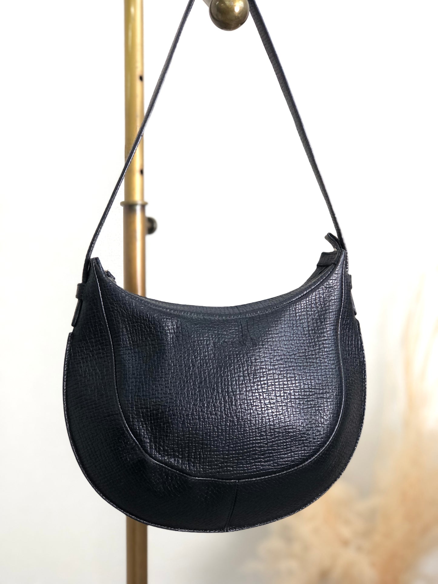 LOEWE Logo Embossed Shoulder bag Black Vintage f8w4m7