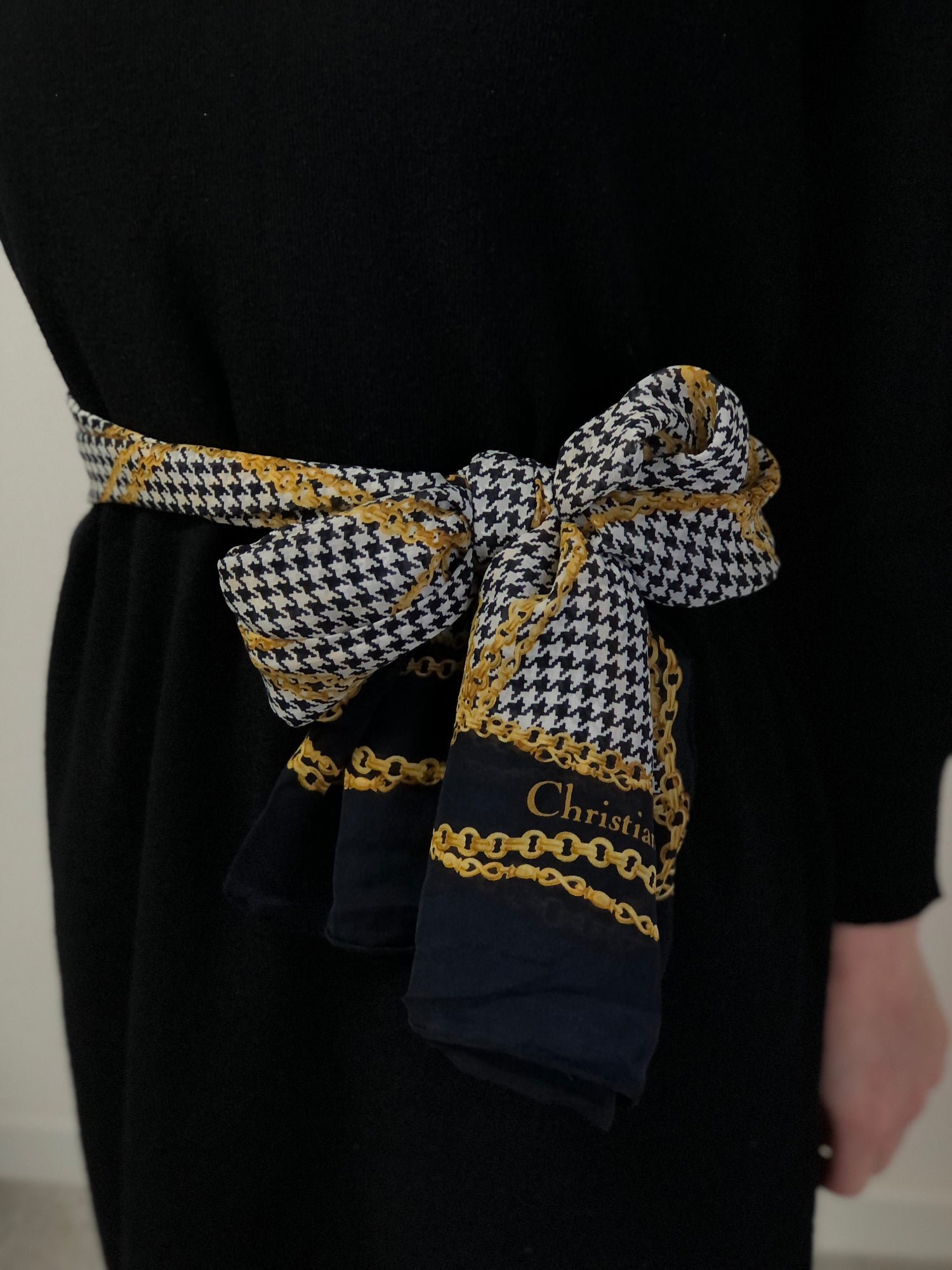 Scarves – VintageShop solo