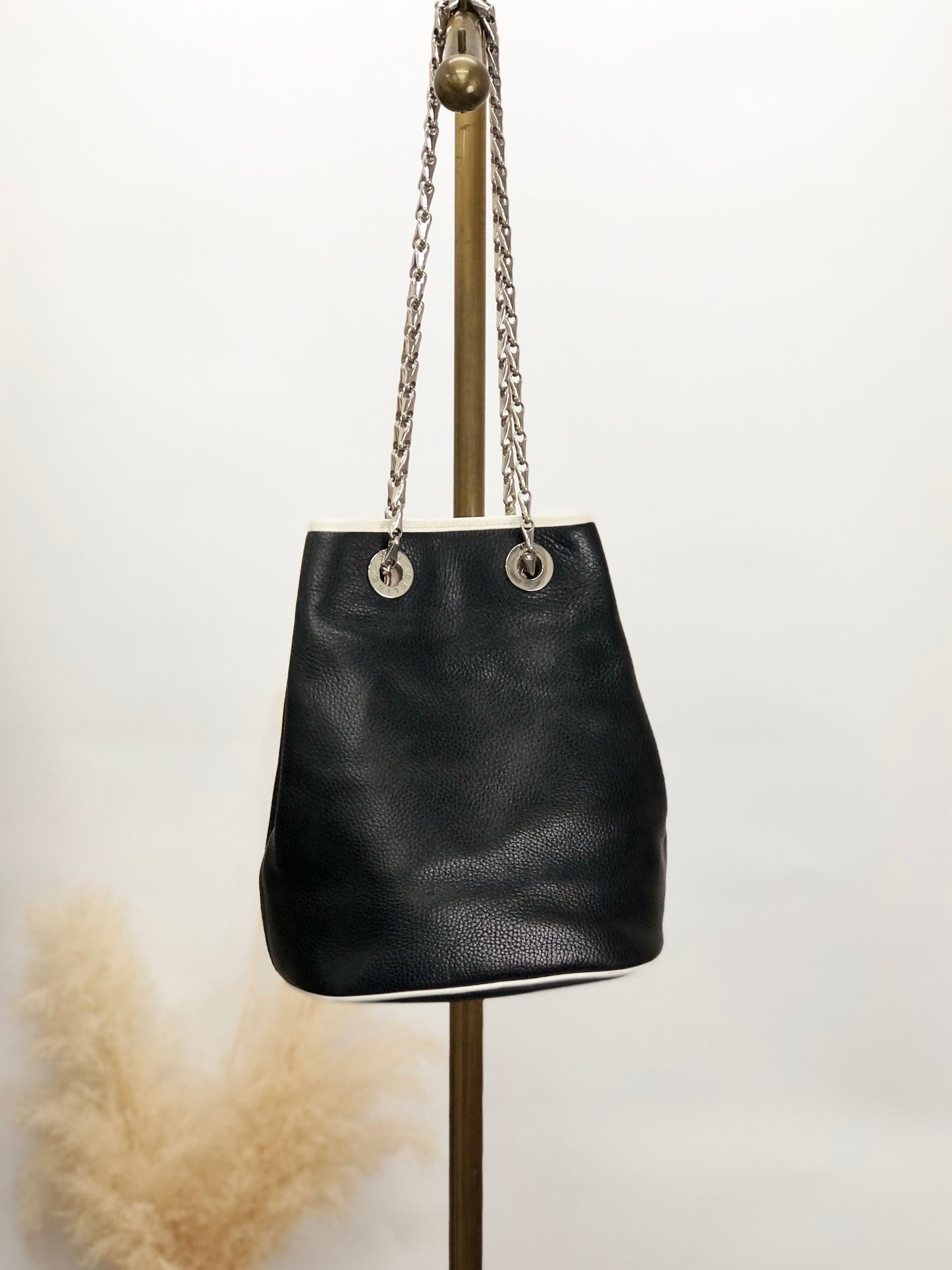 CELINE Drawstring Chain Shoulder bag Black Vintage xx4c6h