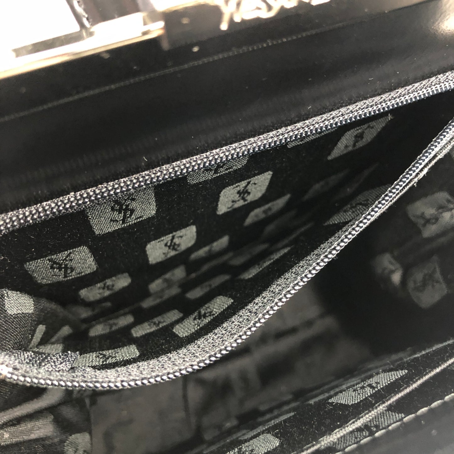 Yves Saint Laurent Metal Clasp Patent Leather Backpack Black Vintage enwrc5