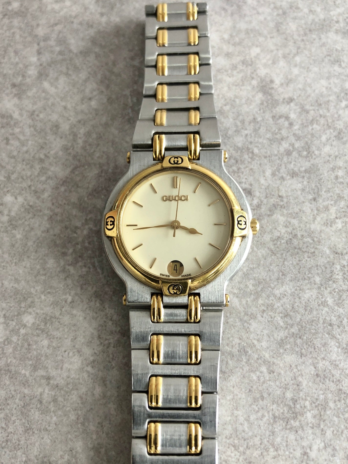 GUCCI Logo Watch Silver×Gold 9000M Vintage vzg4zk