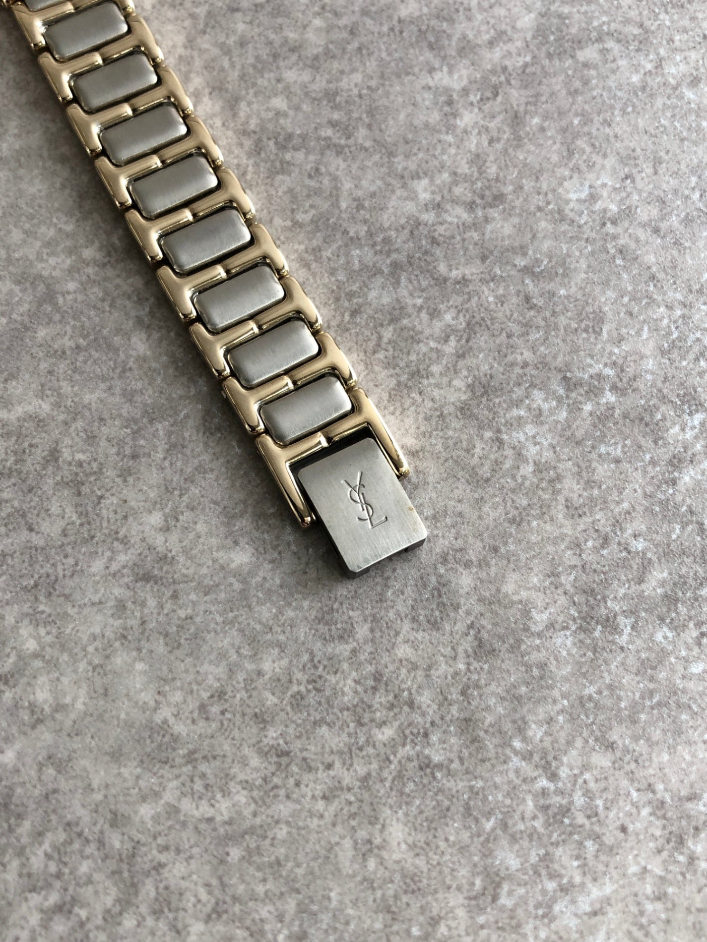 Yves Saint Laurent YSL Logo Watch Gold 2200-229789Y Vintage xyyehf