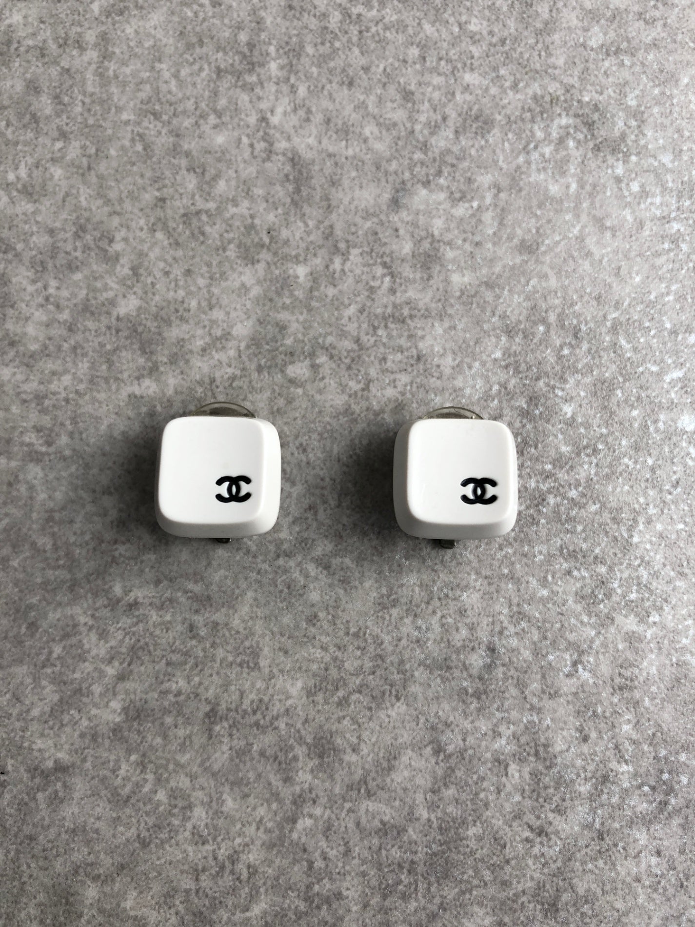 CHANEL Coco Mark Earrings White Vintage pfkb7h