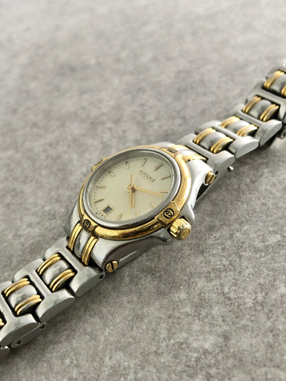 GUCCI Logo Watch Silver×Gold 9040L Vintage vh83fz