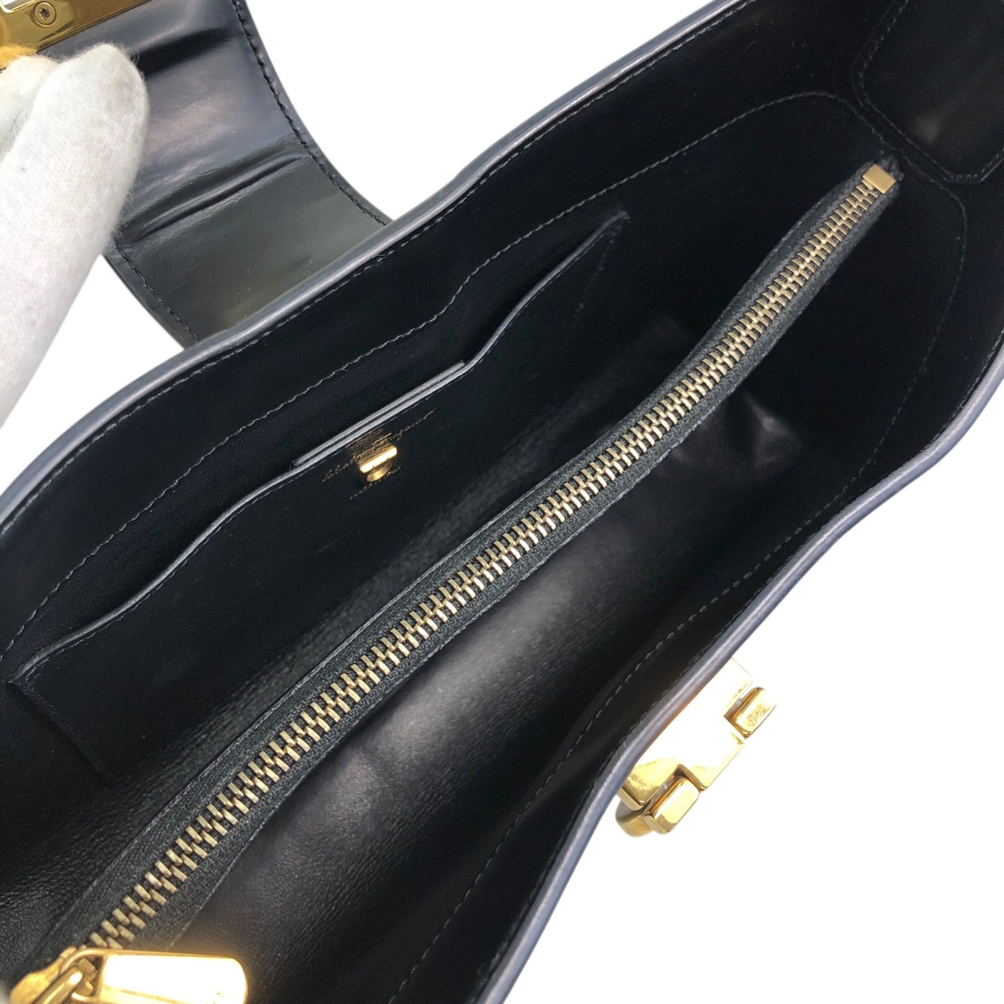 Salvatore Ferragamo Gancini Shoulder bag Black Vintage n7zn28