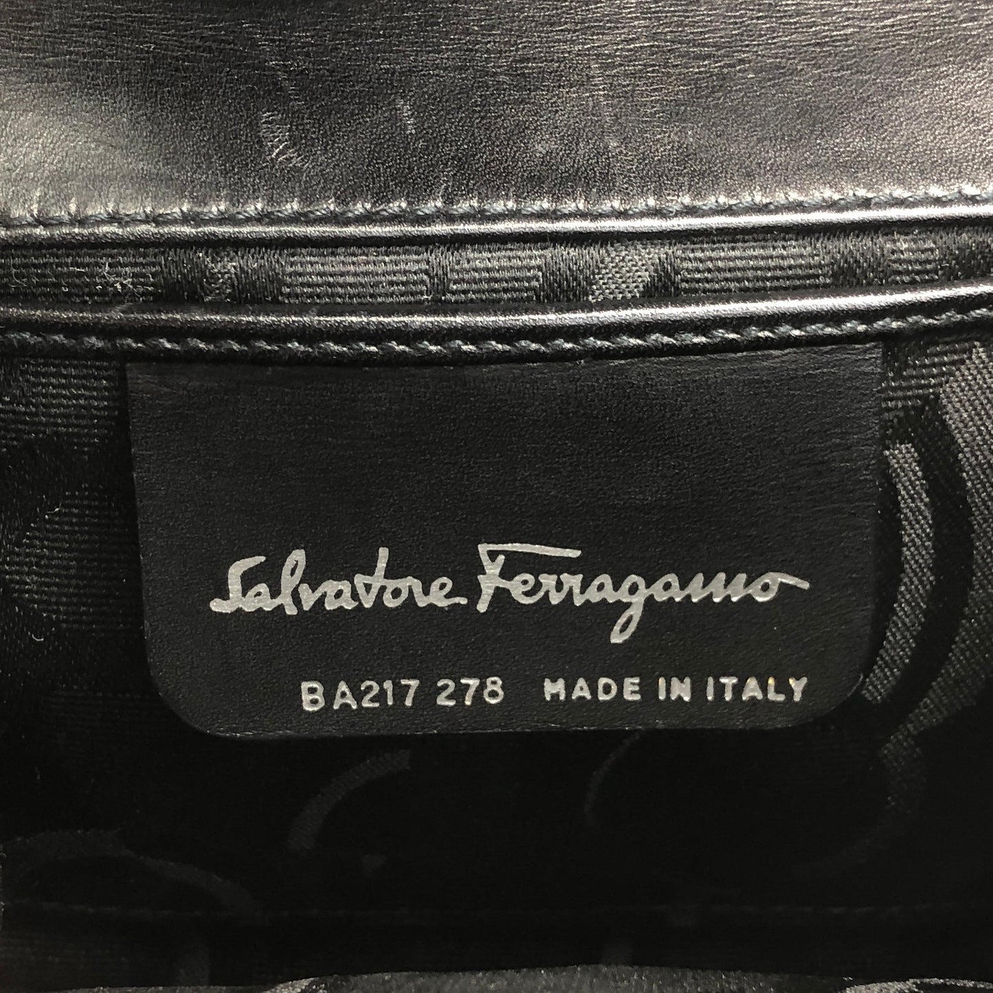 Salvatore Ferragamo Vala Small Shoulder bag Black Vintage gme78s