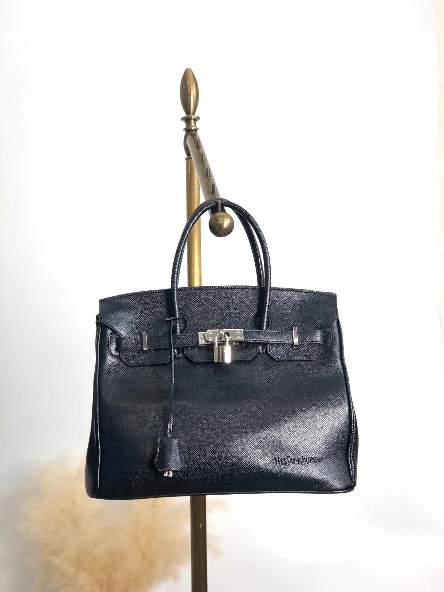 Yves Saint Laurent Turn Lock Handbag Black Vintage 74yryb