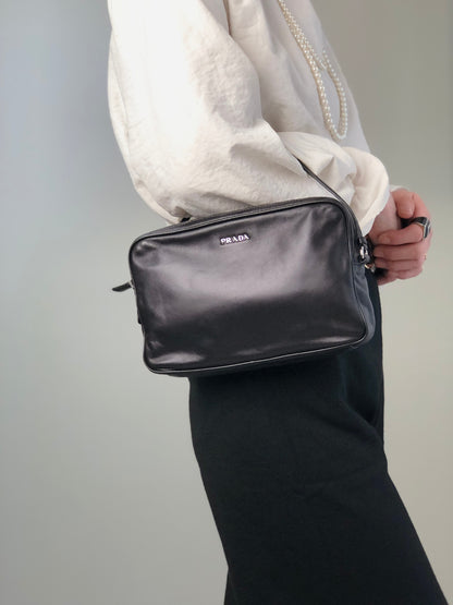 PRADA Logo Pouch Black Vintage e5kf4y