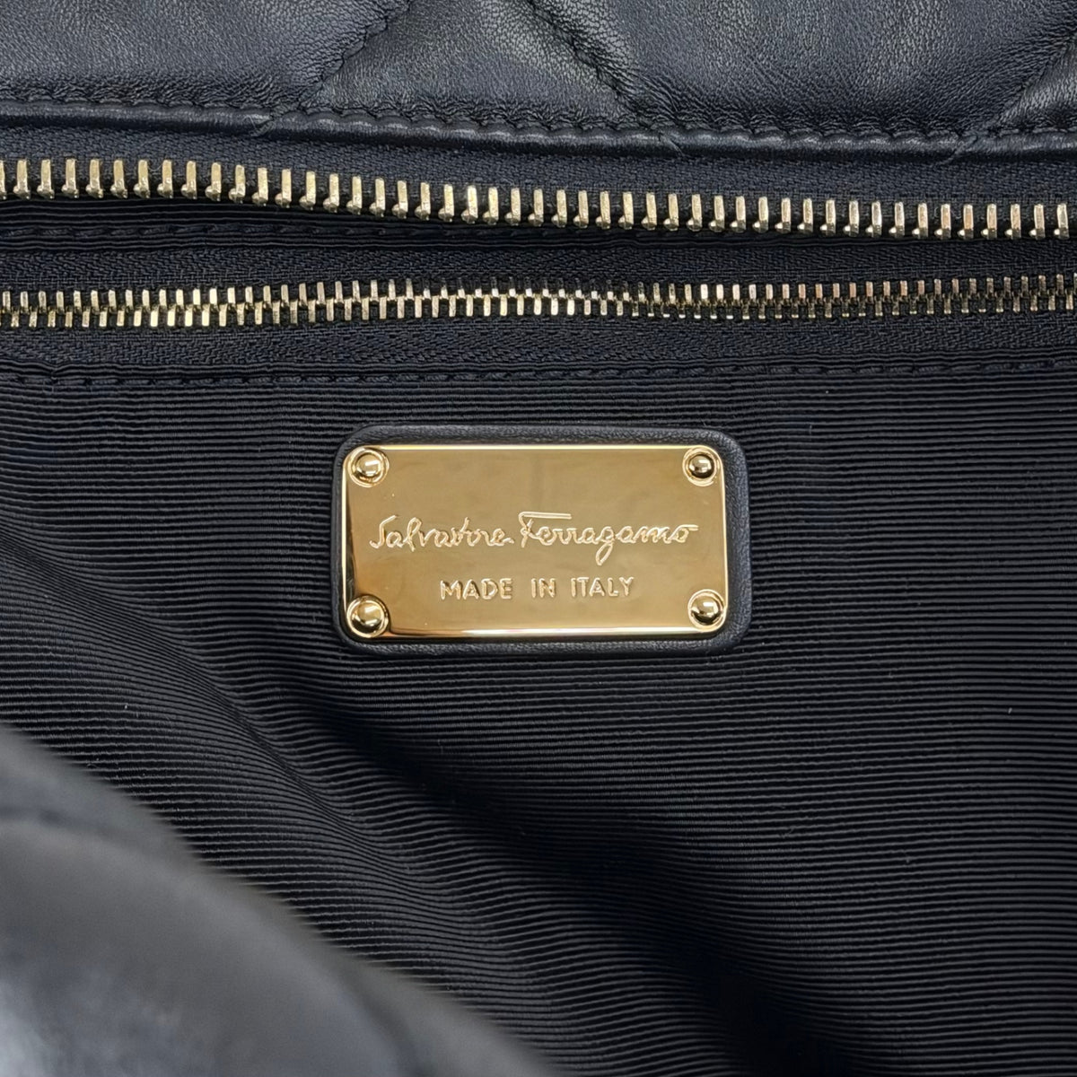 Salvatore Ferragamo Vala Ribbon Chain Shoulder bag Black Vintage 8dgp7p