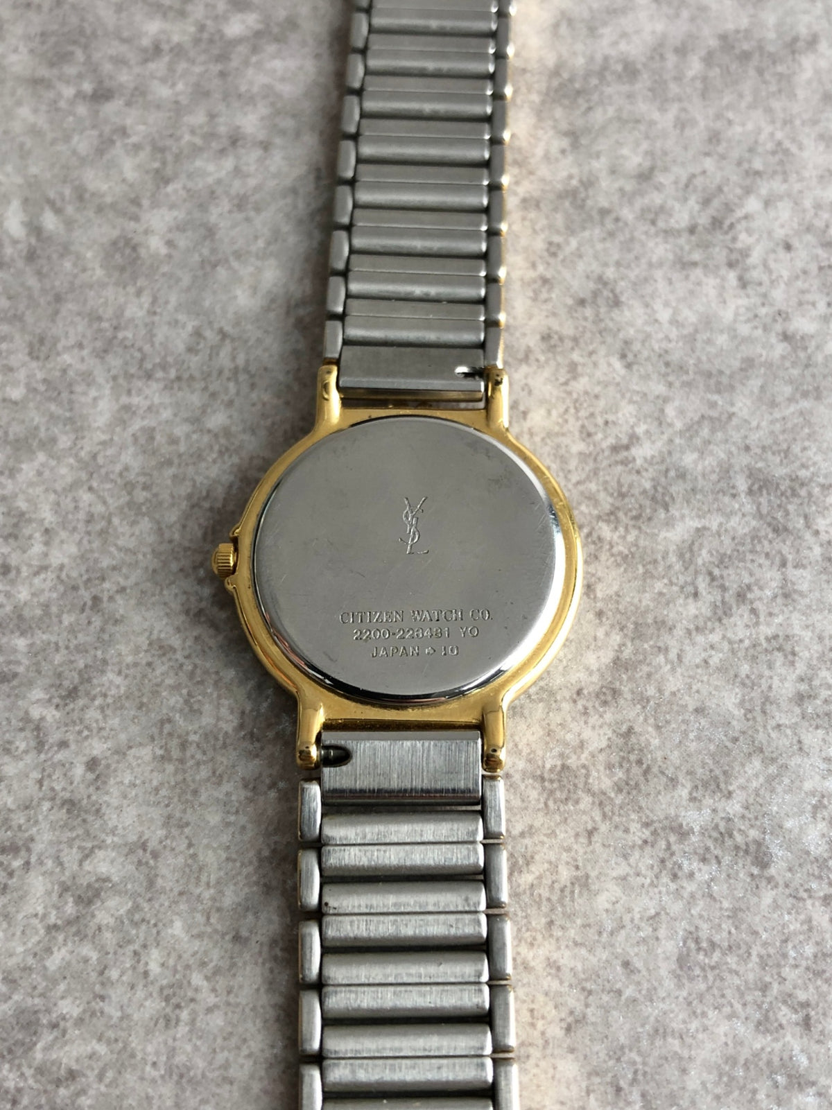 Yves Saint Laurent YSL Logo Quartz Watch Silver 2200-228481 Vintage d25enz