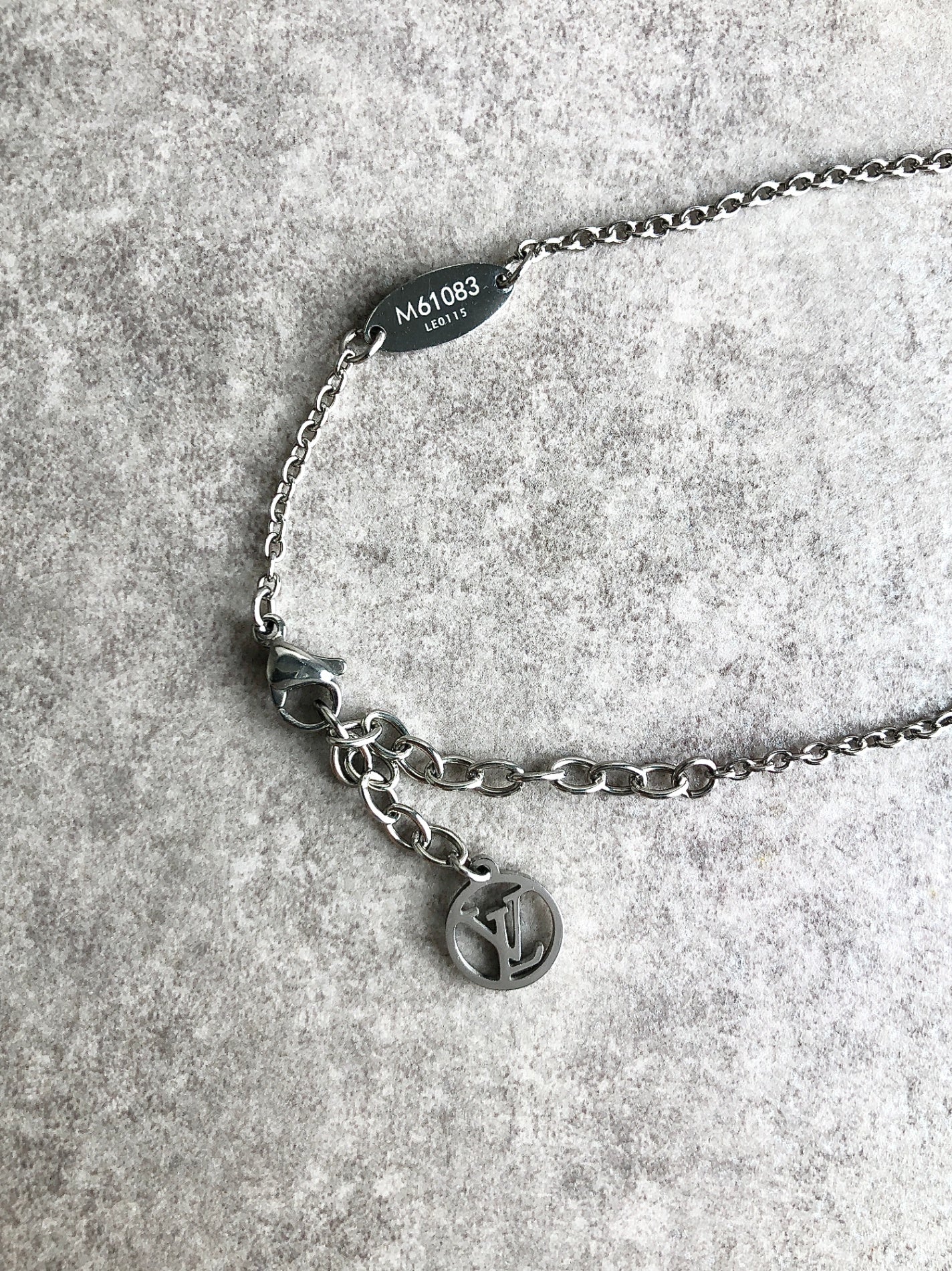 LOUIS VUITTON Necklace Silver Vintage wttc8c