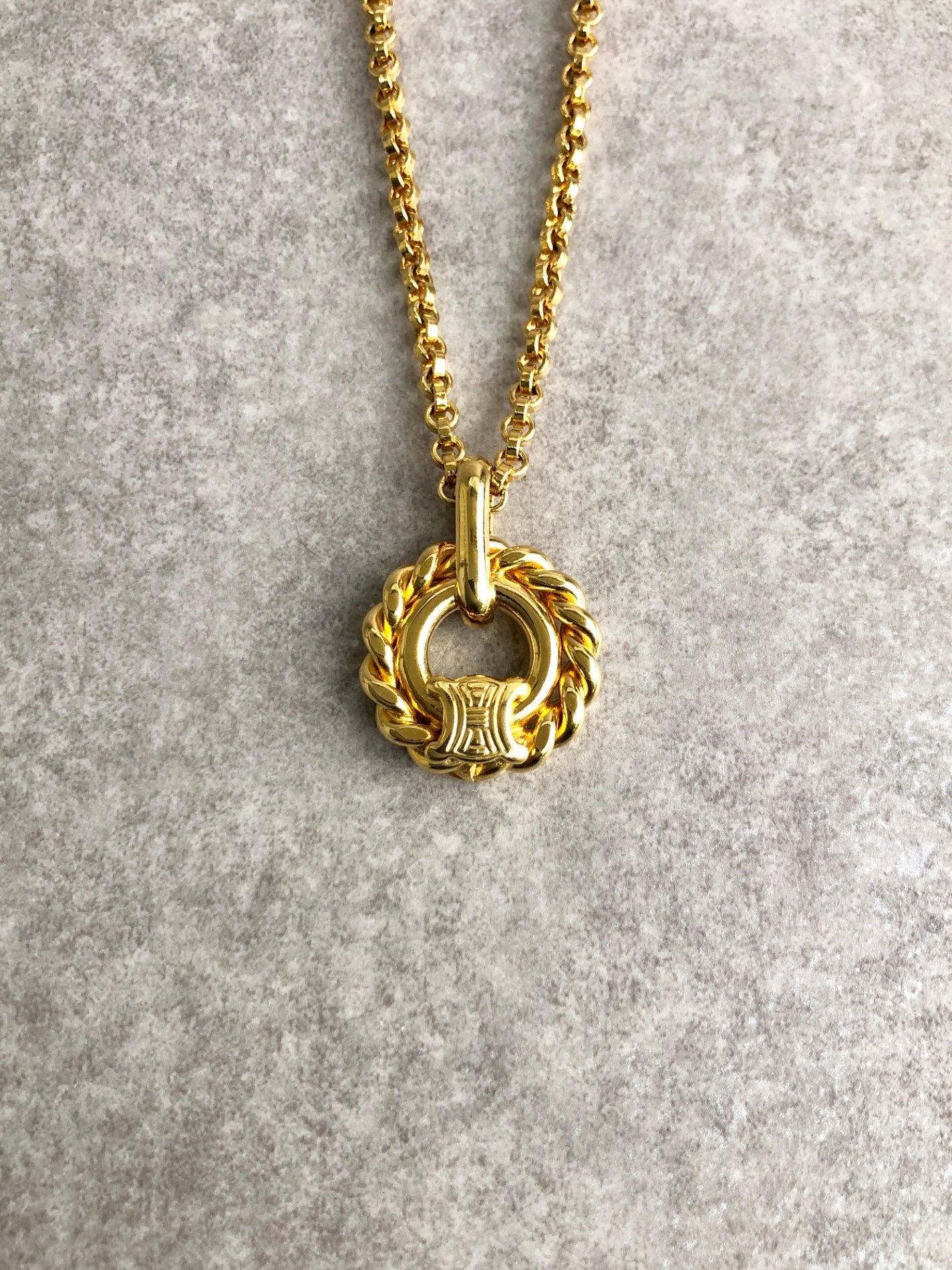 CELINE Blason Necklace Gold Vintage k3vahe