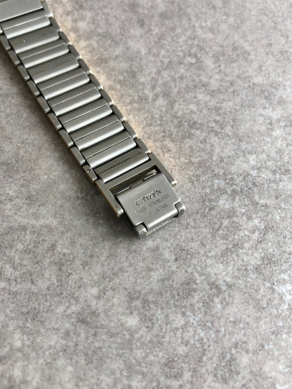 Yves Saint Laurent YSL Logo Watch Silver 2720-272269 Vintage 2v8csm