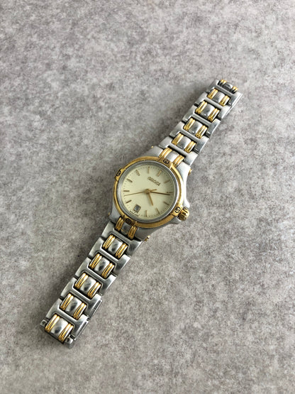 GUCCI Logo Watch Silver×Gold 9040L Vintage vh83fz
