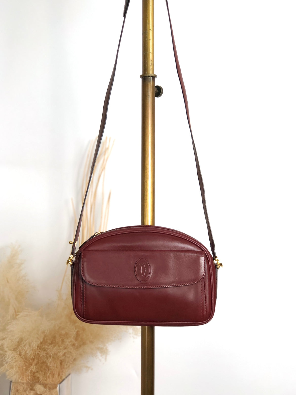 Cartier Logo Shoulder bag Bordeaux Vintage vfnedy
