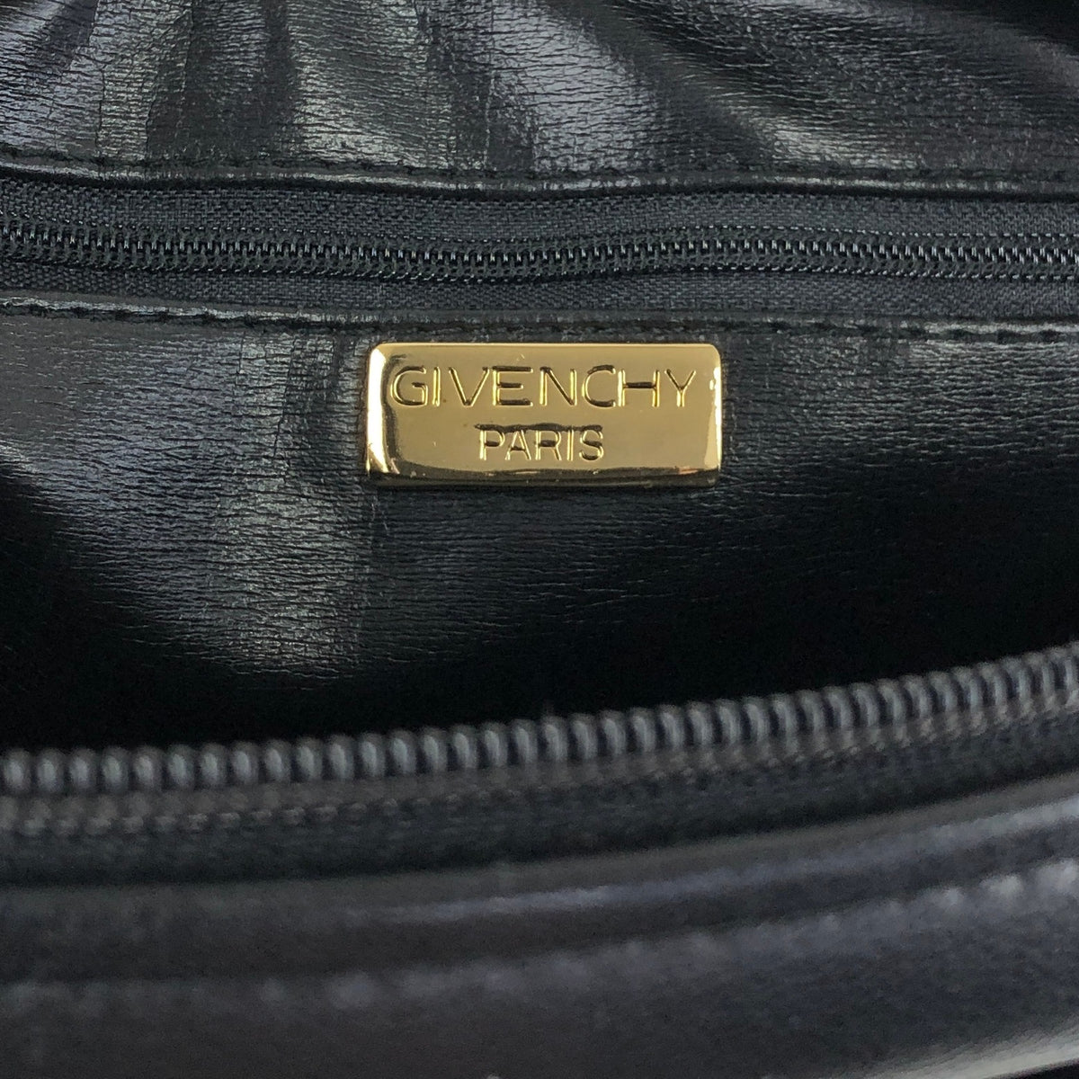GIVENCHY Logo Tassel Chain Shoulder bag Black Vintage sgwgmf