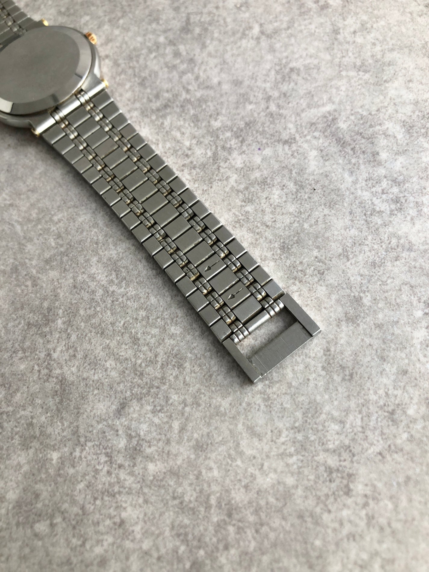 GUCCI Logo Watch Silver×Gold 9000M Vintage 2rigf4