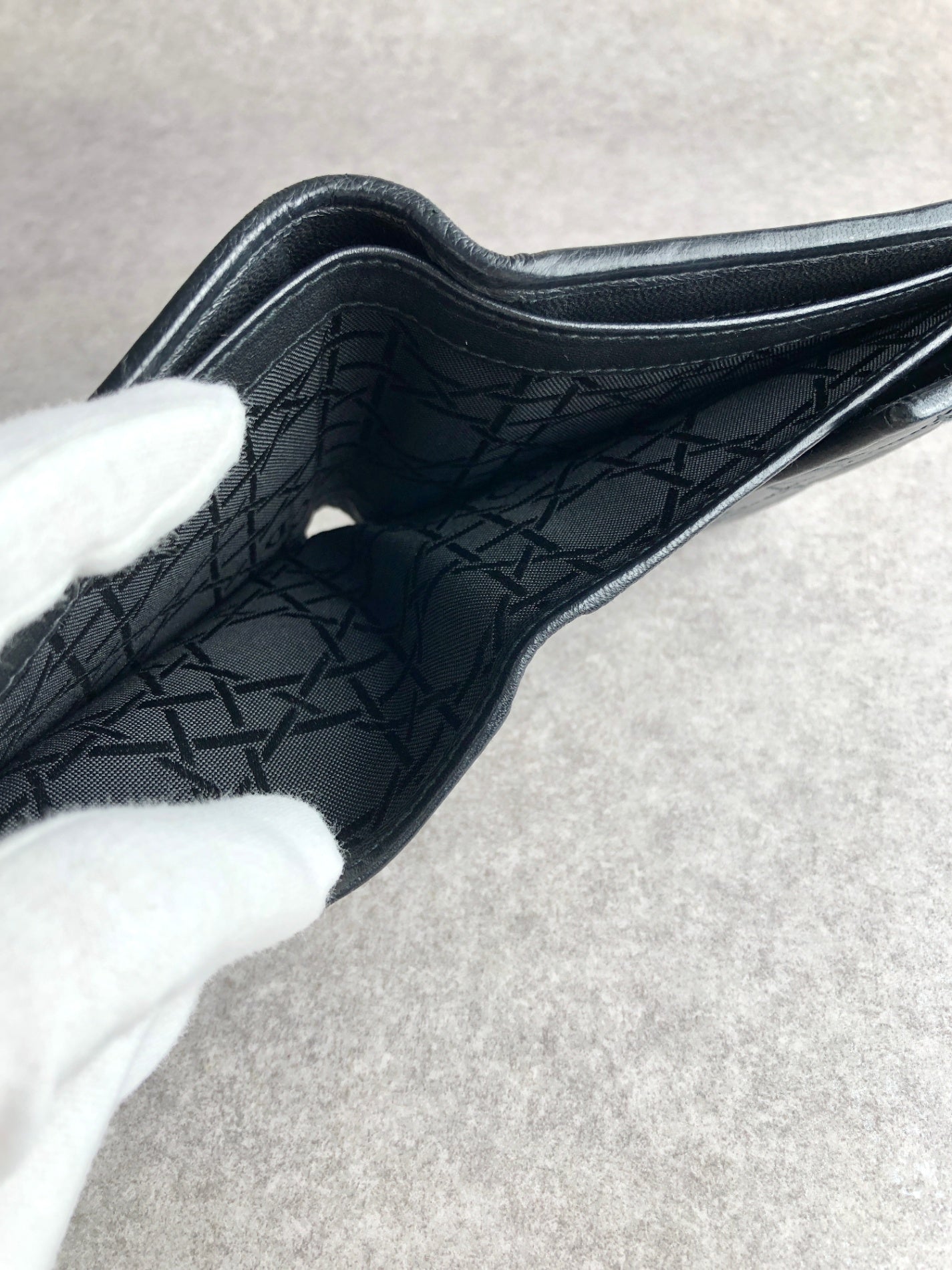 Christian Dior Cannage Folded Wallet Black Vintage 7hrhuv