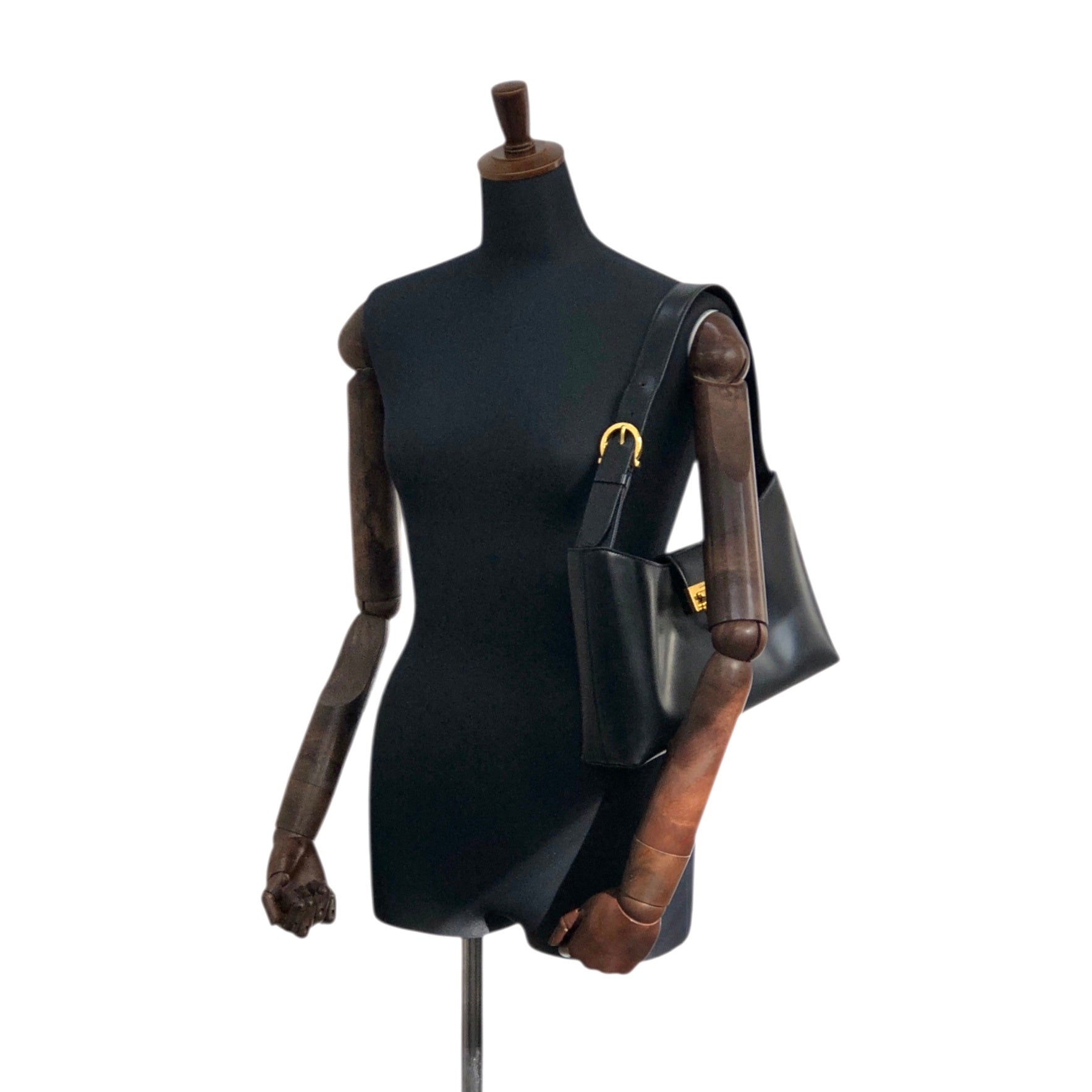 Salvatore Ferragamo Gancini Shoulder bag Black Vintage n7zn28