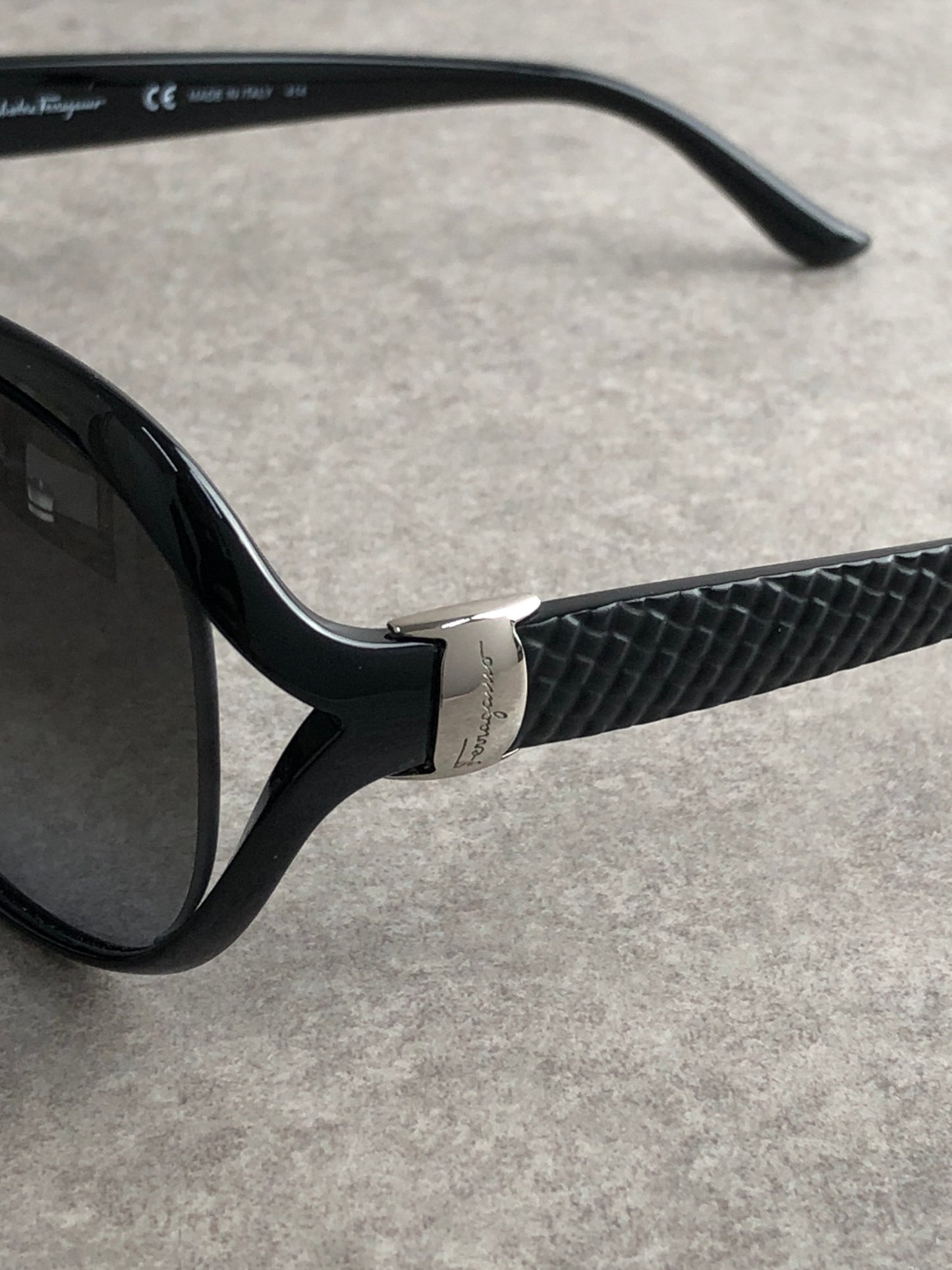 Salvatore Ferragamo Vala Sunglasses Black Vintage seipas