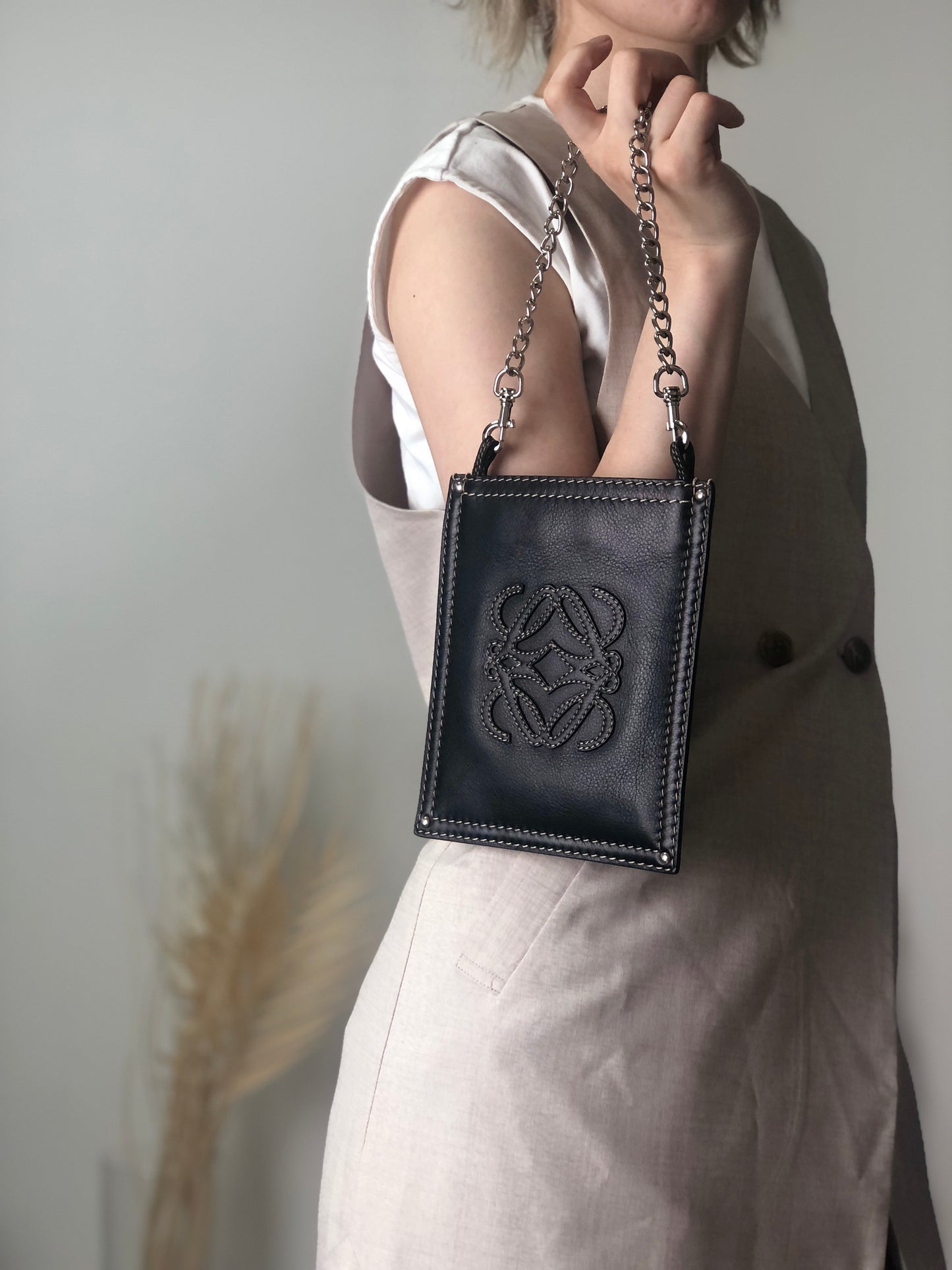 LOEWE Anagram 鏈條手提包 黑色 復古 87h6xk