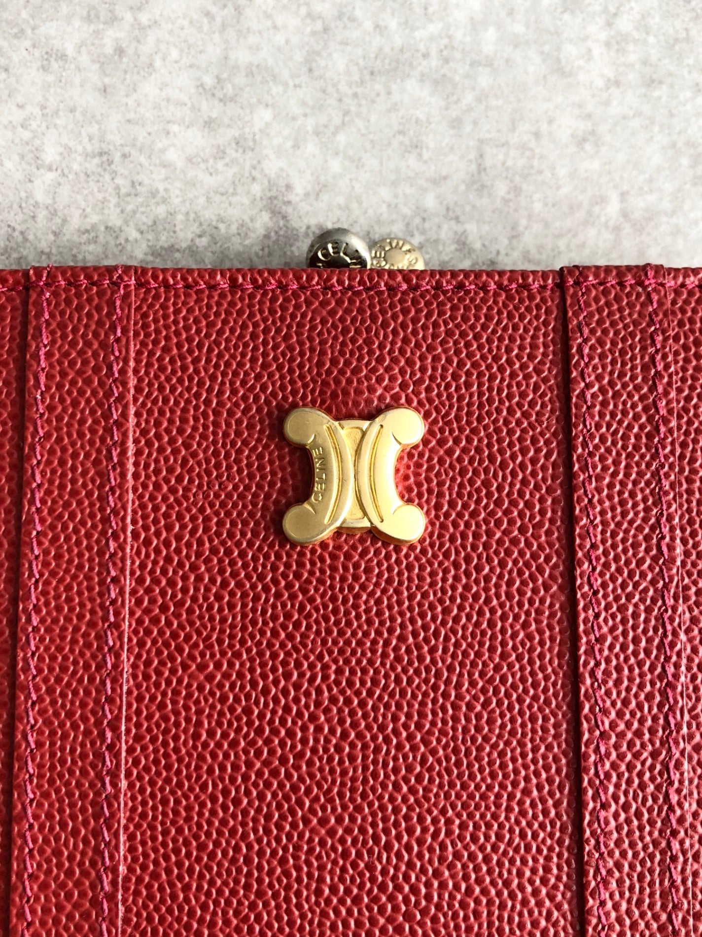 CELINE Triomphe 金屬扣折疊錢包 紅色復古 ab46v7