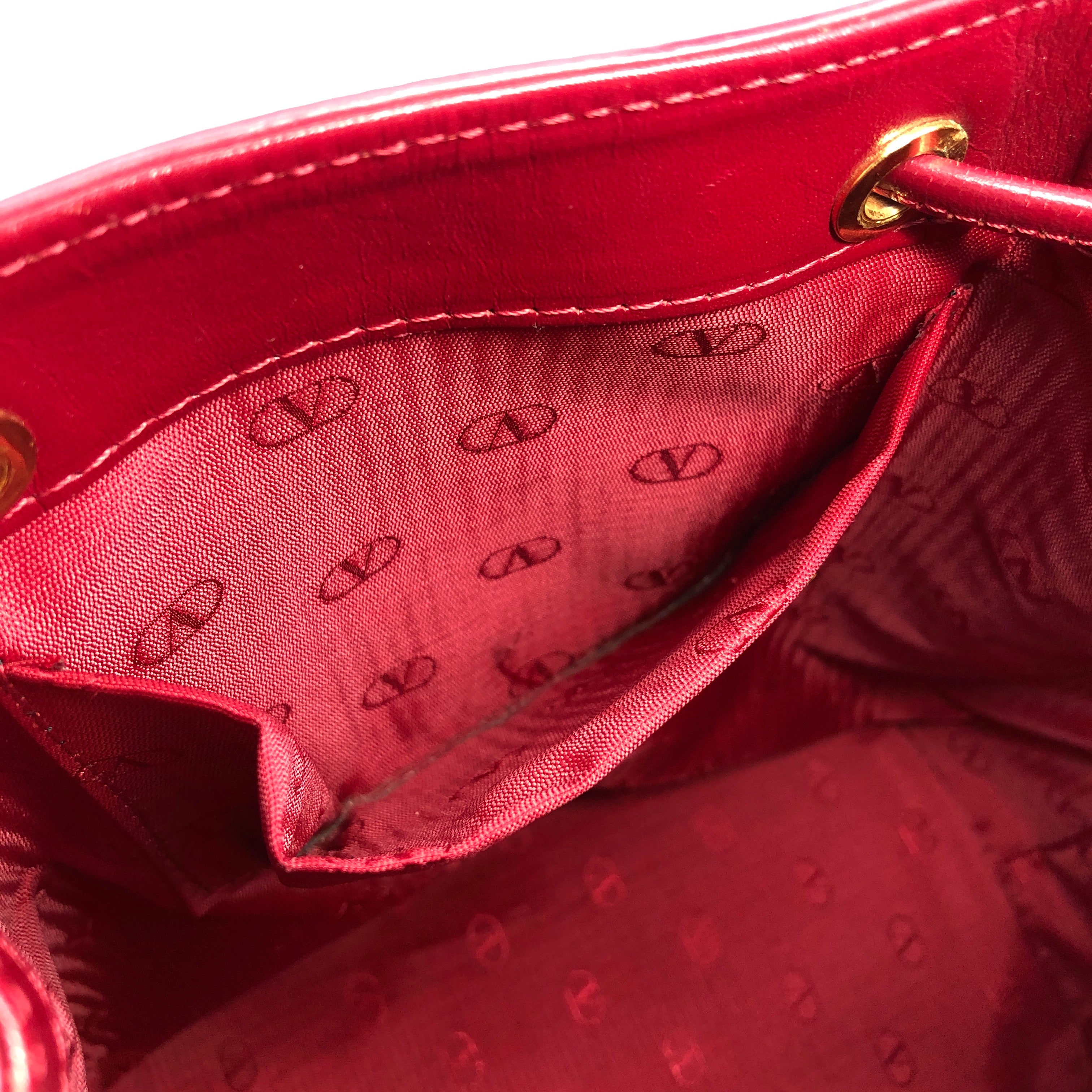 VALENTINO GARAVANI Logo Leather Drawstring Shoulder bag Red