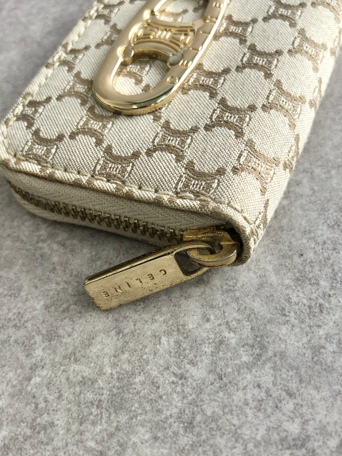 CELINE Triomphe Blason Coin Purse Beige Vintage nrkpks