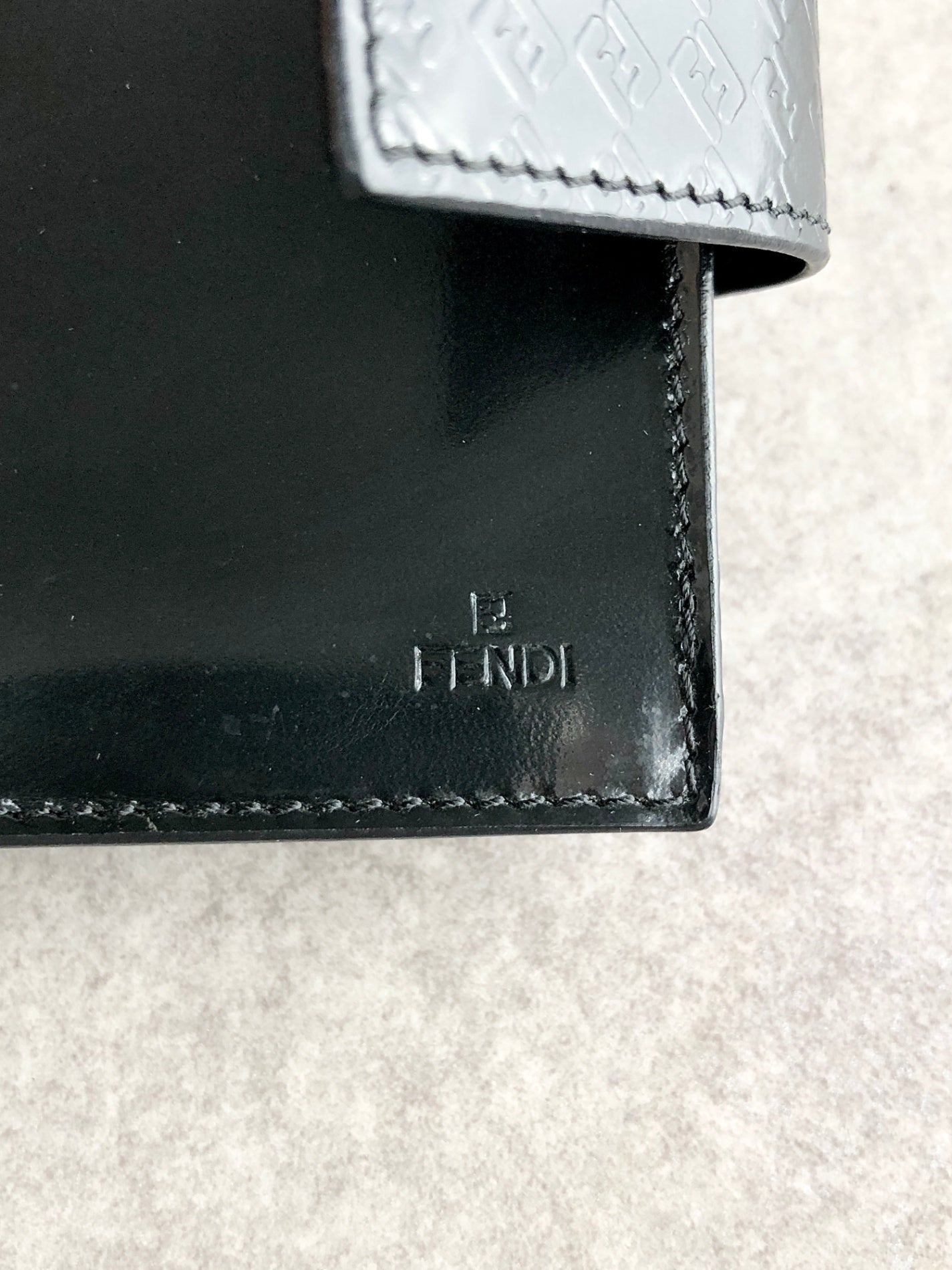 FENDI 折疊卡包 黑色 復古 ux3jin