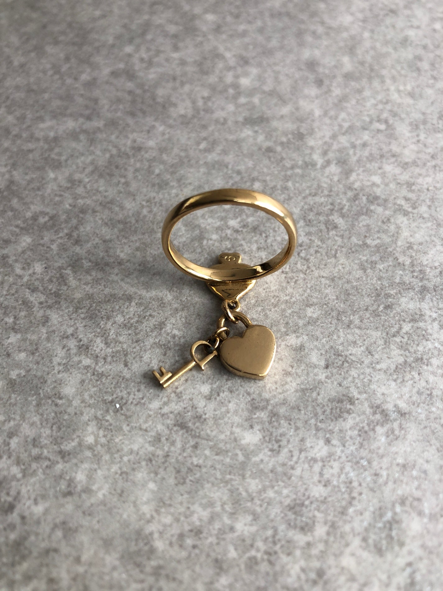 Christian Dior Heart Motif  Ring Gold Vintage 6kjsx4