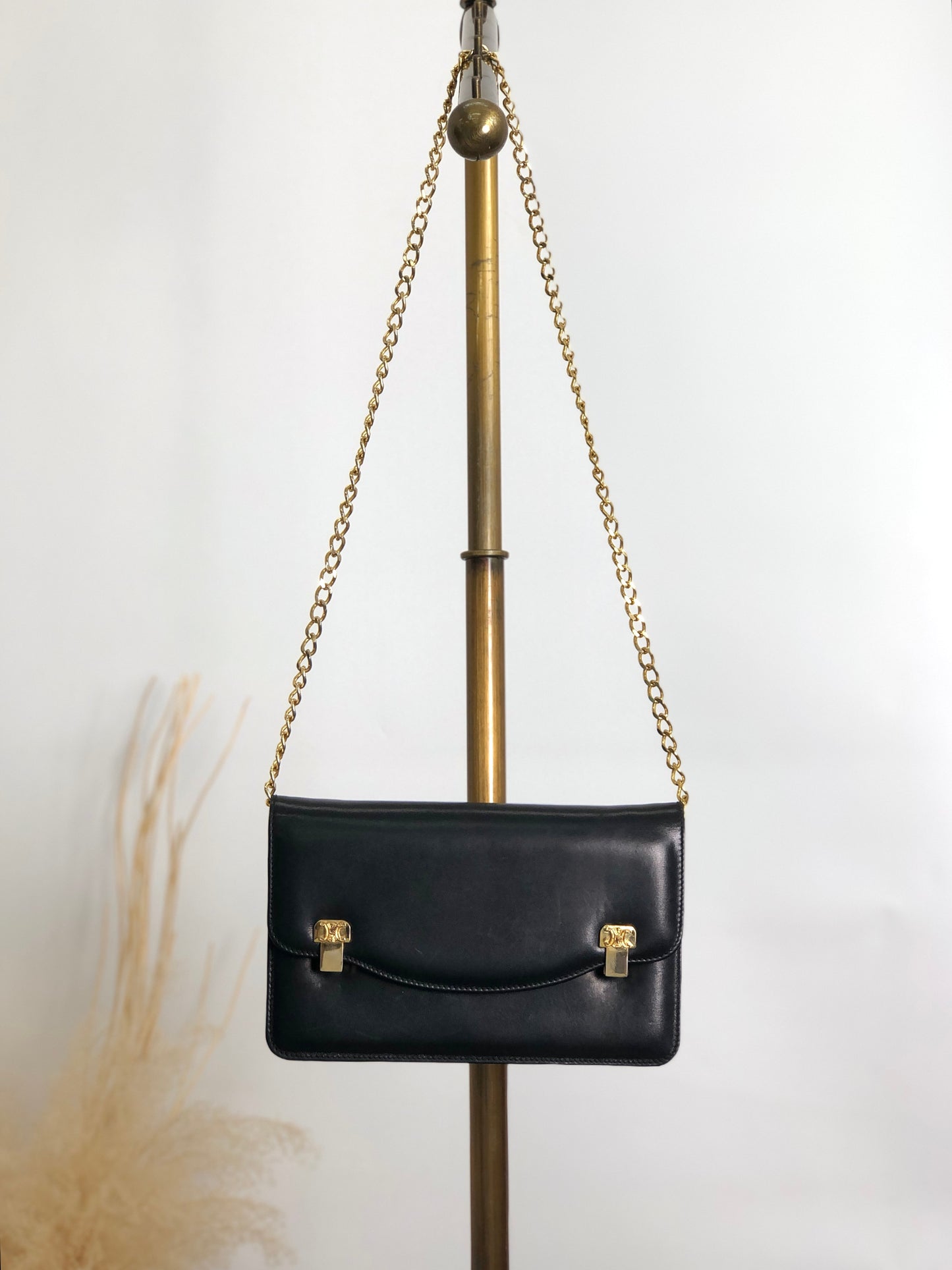 CELINE Triomphe Chain Shoulder bag Black Vintage fhwkwk