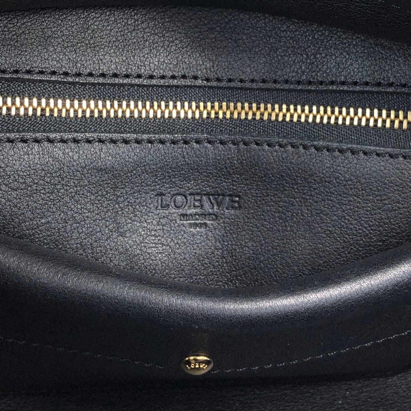 LOEWE Amazona28 Anagram Small Boston bag Handbag Black Vintage hf8cwp