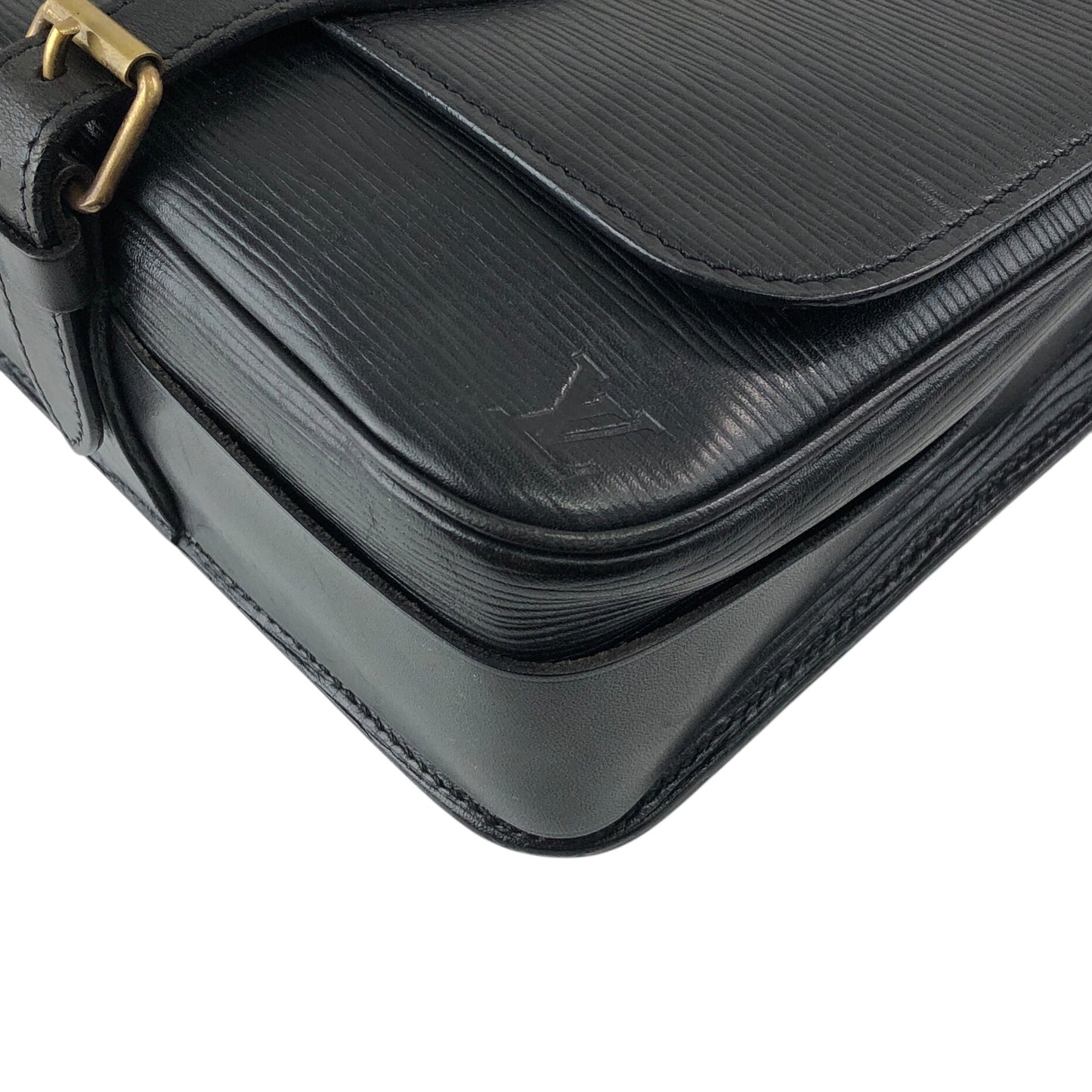 LOUIS VUITTON ルイヴィトン エピ  ショルダーバッグ ブラック LV レザー フロントバックル ipzw8h