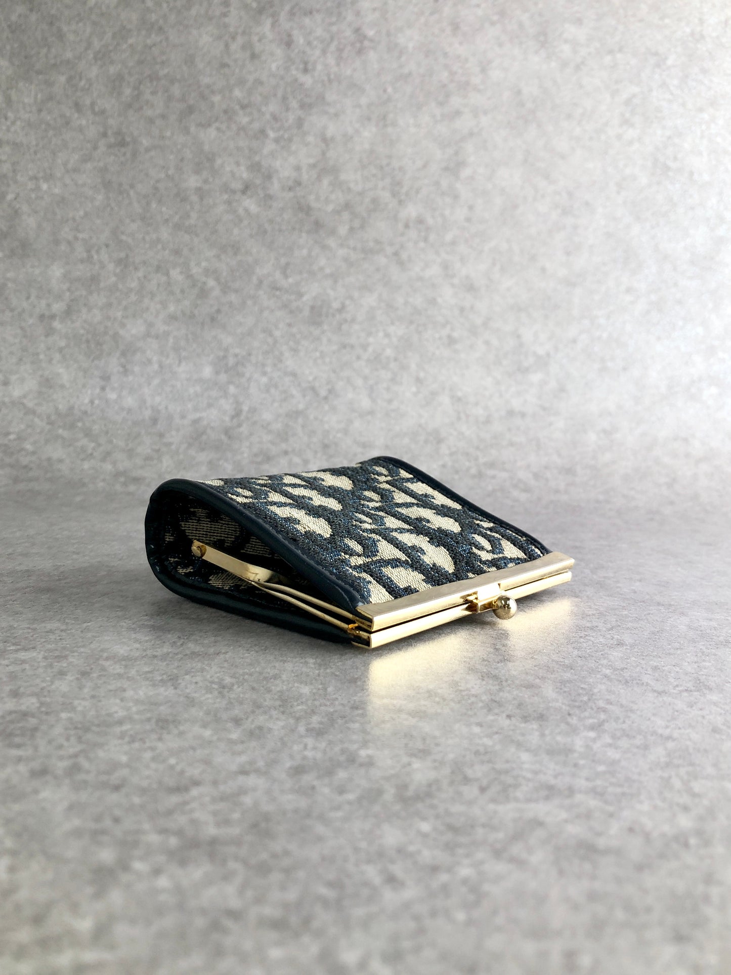 Christian Dior Trotter Metal Clasp Coin Purse Navy Vintage vyt3e7