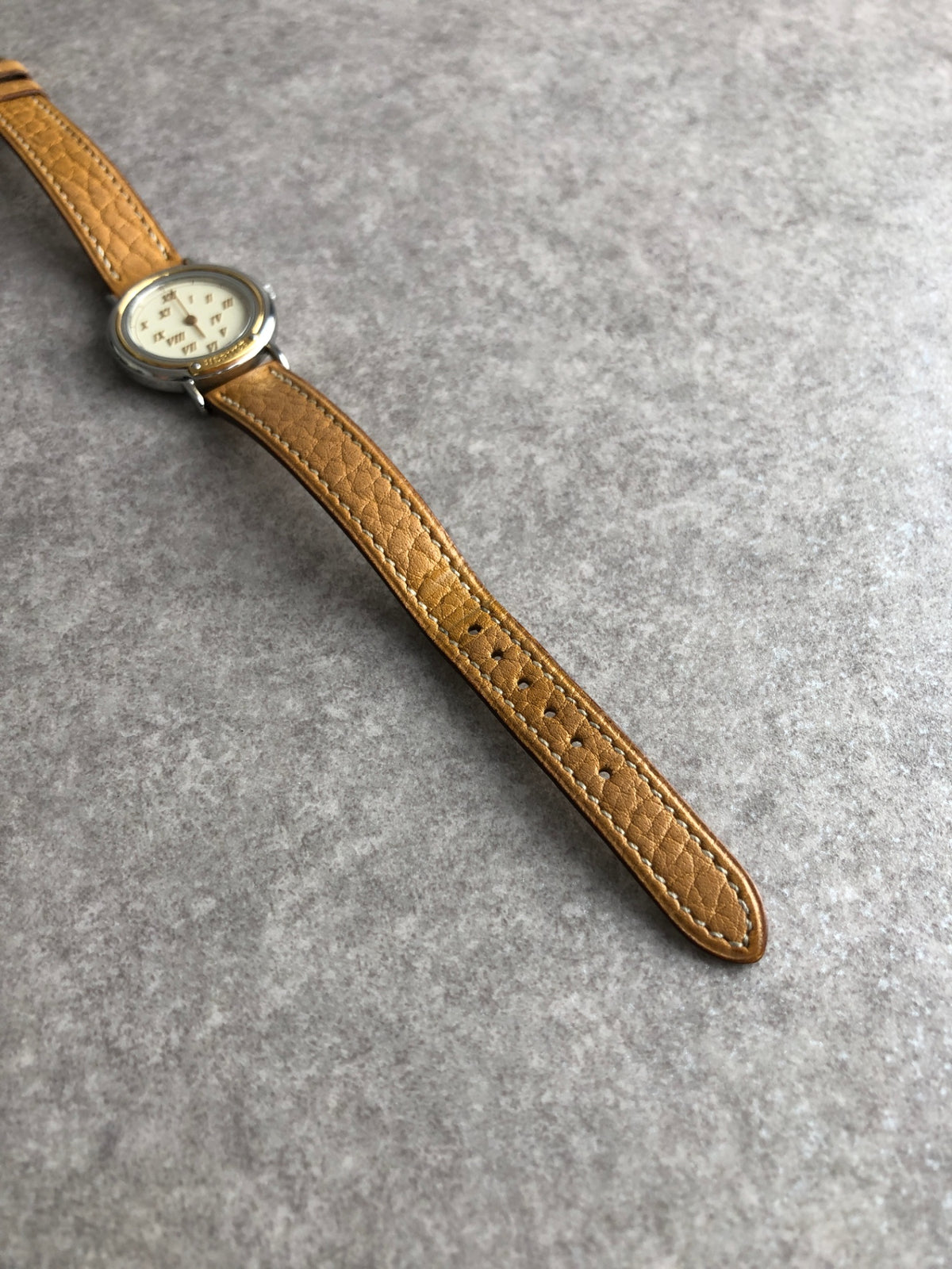 HERMES Logo Quartz Watch Camel Vintage tfub3s