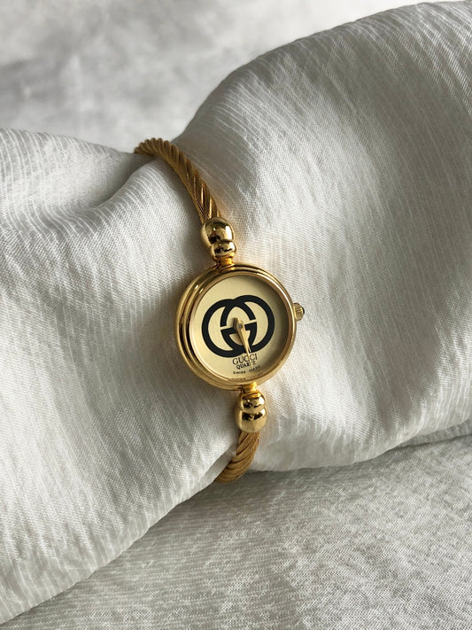 GUCCI GG Motif Bangle Watch Gold 2047L Vintage v5yfg7