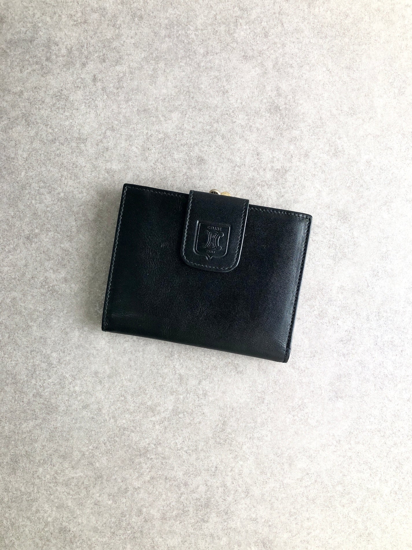 CELINE Blason 金屬扣折疊錢包 黑色復古 pprgic