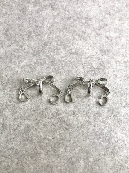 Christian Dior CD Logo Ribbon Motif Earrings Silver Vintage em4kdx