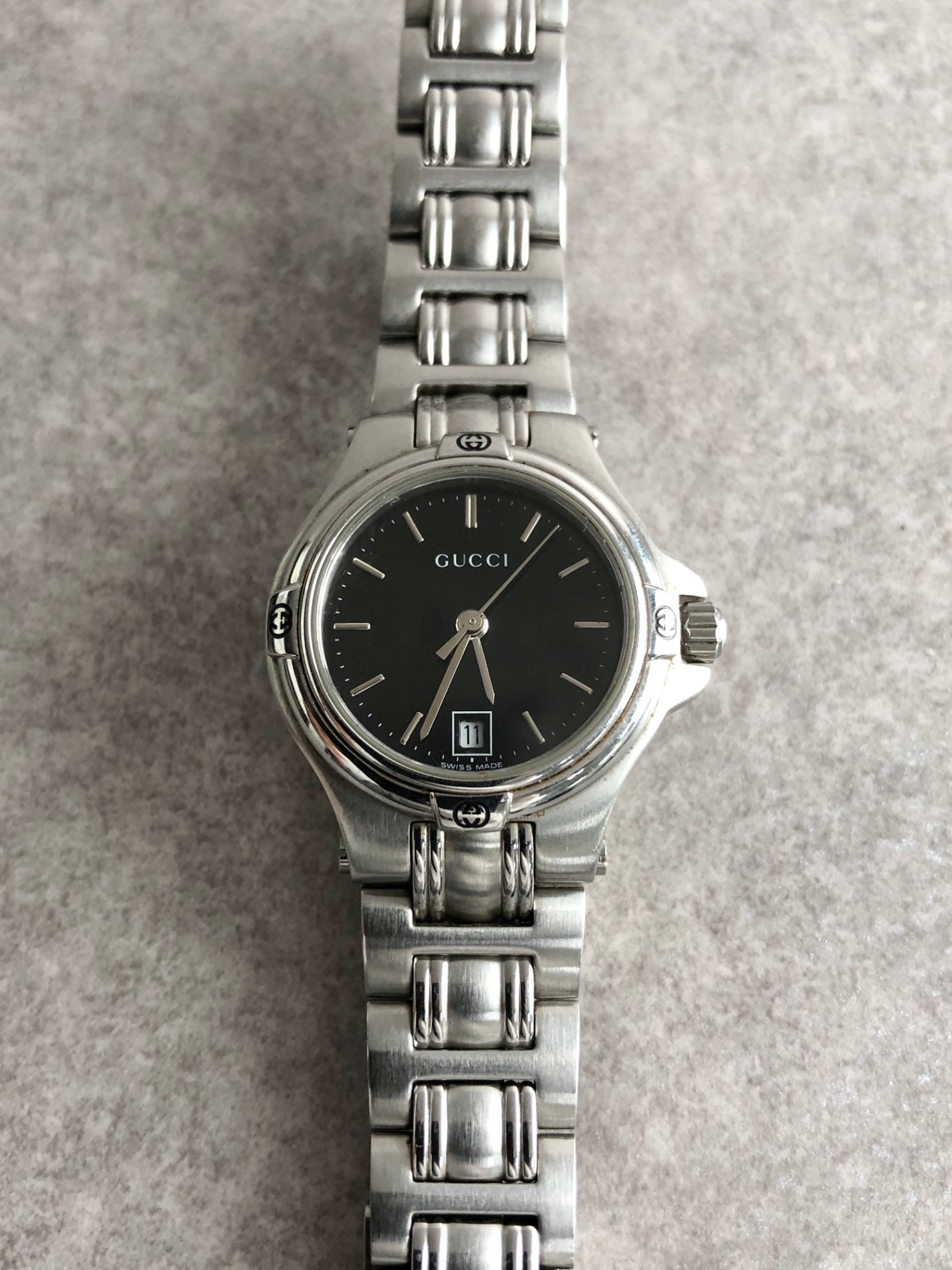 GUCCI ヴィンテージ腕時計 9040L レディース シルバー 黒 GUCCI Logo Quartz Watch Silver 9040L Vintage d4t5bp – VintageShop solo