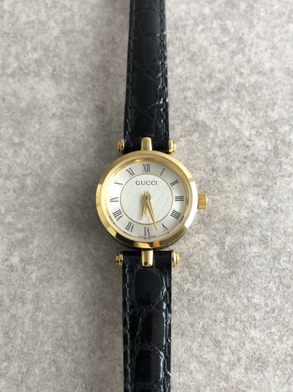 GUCCI Logo Quartz Watch Gold×Black 2040L Vintage 4eerzi