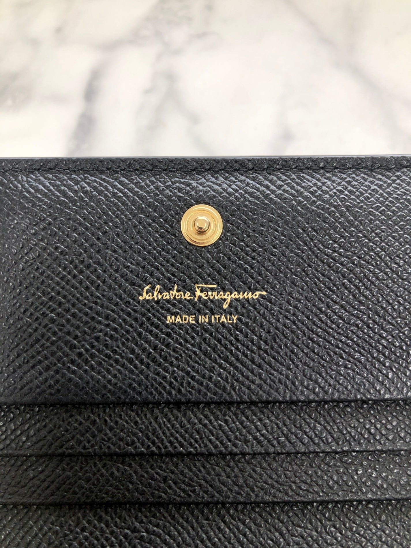 Salvatore Ferragamo Vala Folded Wallet Black Vintage vfabbw