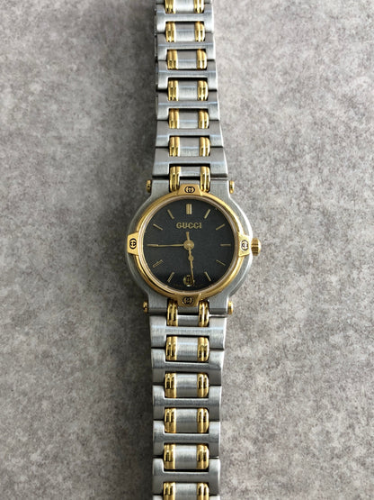 GUCCI Logo Quartz Watch Silver×Gold 9000L Vintage rttj33