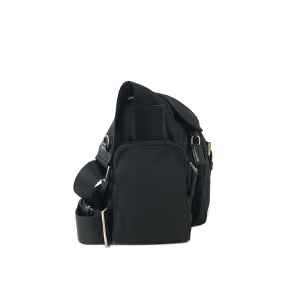 PRADA Triangle Logo Logo Motif Nylon Shoulder bag Black Vintage b8ck4u
