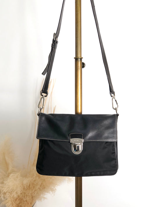 PRADA Triangle Logo Push lock Shoulder bag Black Vintage kcukna